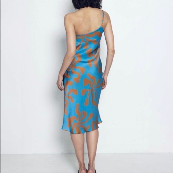 ARTHUR Apparel 100% silk bias ring dress in Hawaii - Picture 8 of 9